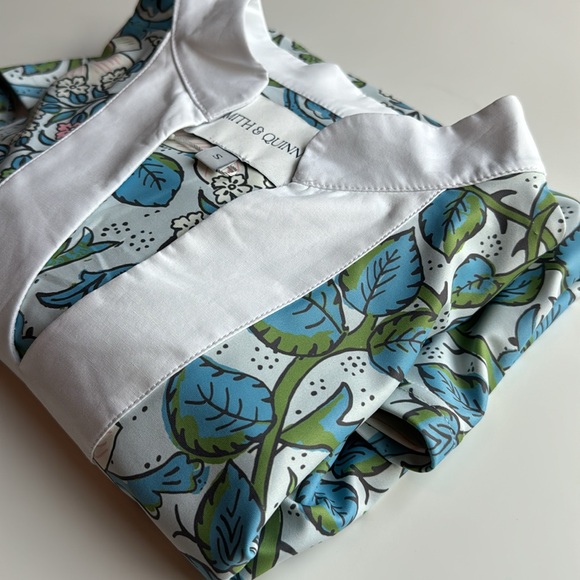 The Eliza Top - French Lily tunic from Smith & Quinn size S wrinkle free!! - Picture 4 of 10